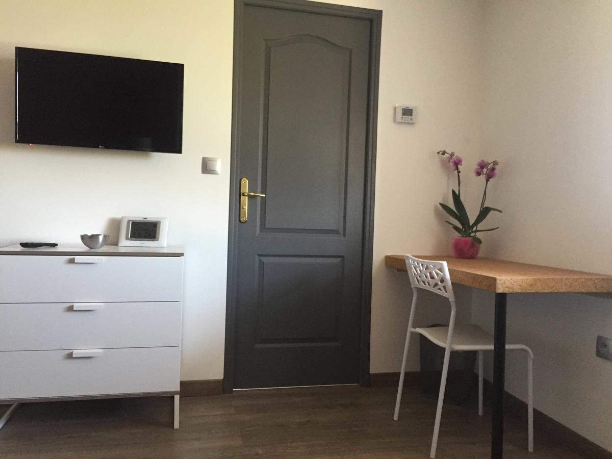 La Ferme Du Bonheur Bed & Breakfast Arbigny ภายนอก รูปภาพ